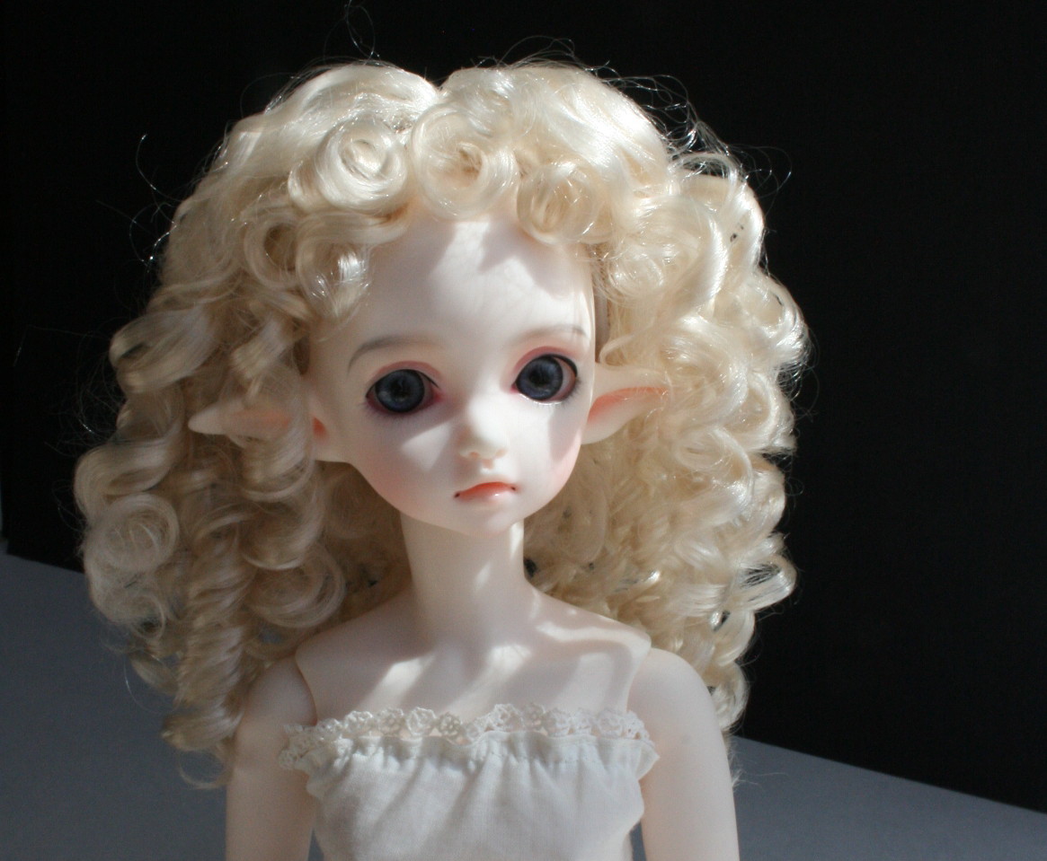 Blonde synthetic mohair 7-8"